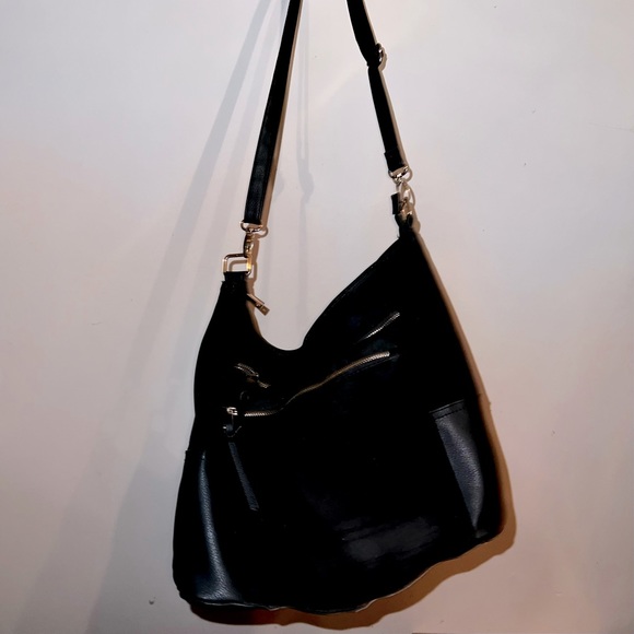 ✅ (SOLD)  American Eagle Black Leather Shoulder Purse - Picture 1 of 4